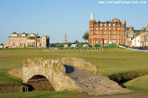 31021204the-famous-swilcan-bridge-st-andrews-old-course